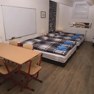  Apartment School - Your Unique Place In By Metro Vysehrad