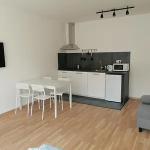  Apartment Brand New #51 With Free Secure Parking In The Center